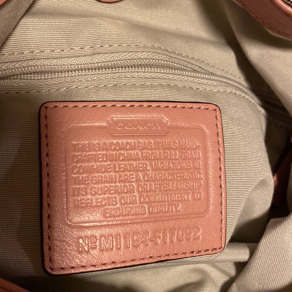 Coach Soho Lynn expandable pink leather bag & wallet. Condition 10/10. - Picture 8 of 10